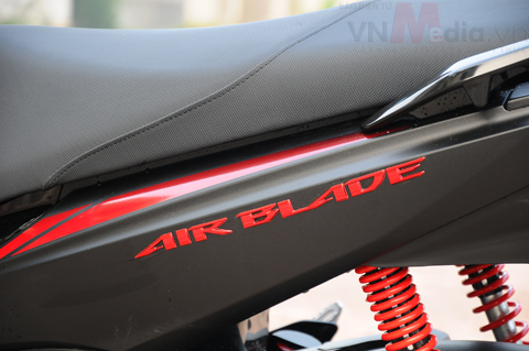 Honda tung mẫu air blade đen mờ 40 triệu - 3